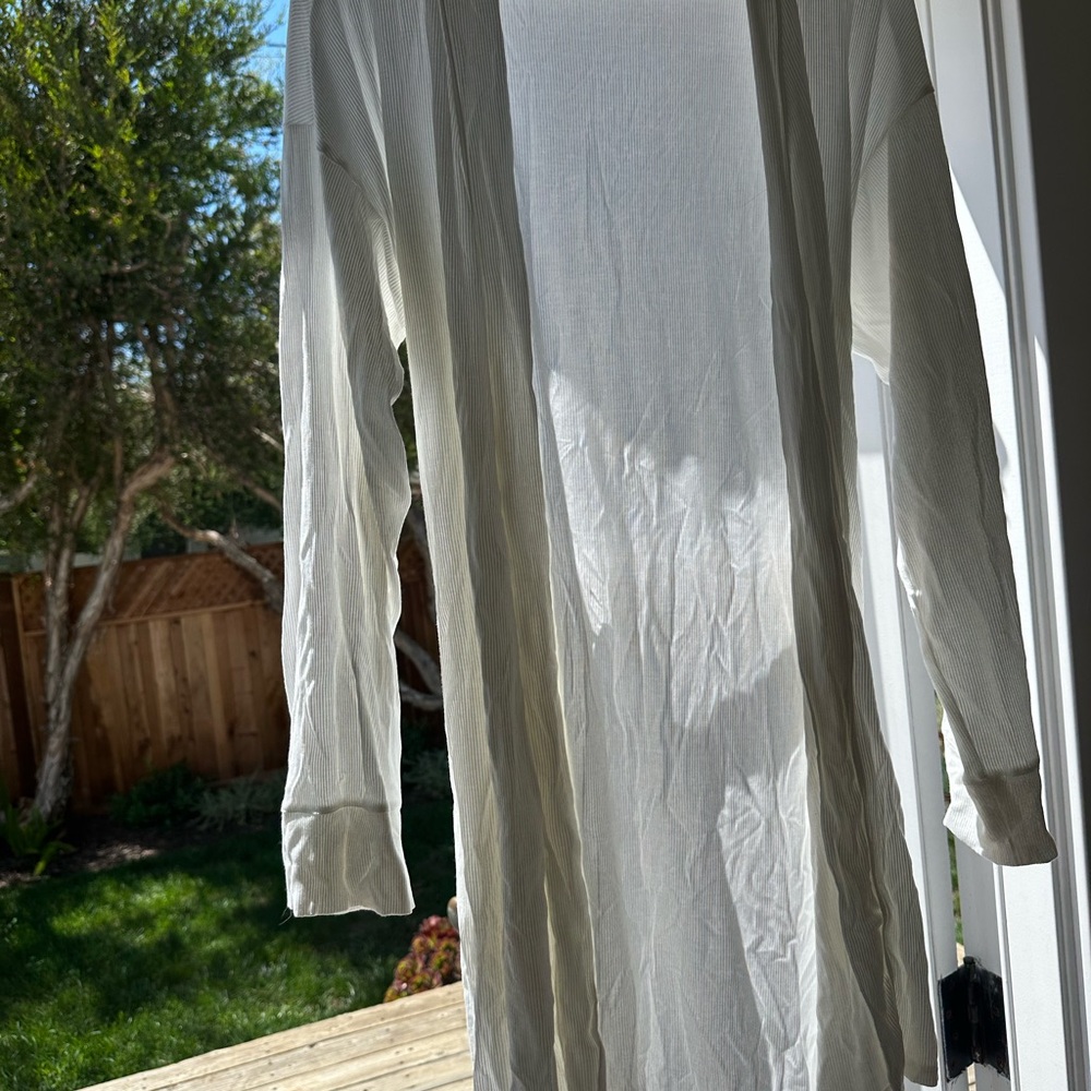 SKIMS Cream Wrap Robe - Picture 3 of 3
